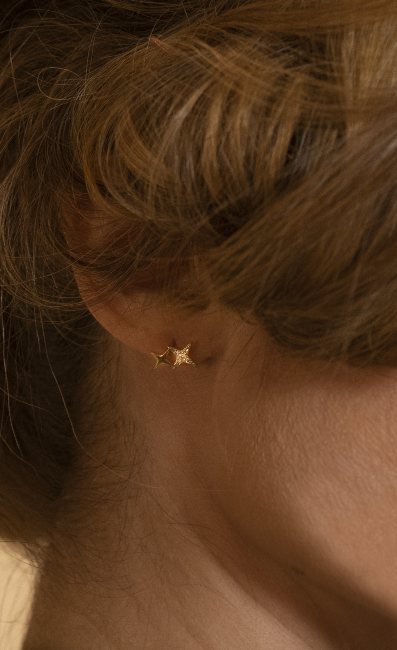 Micro stud earrrings