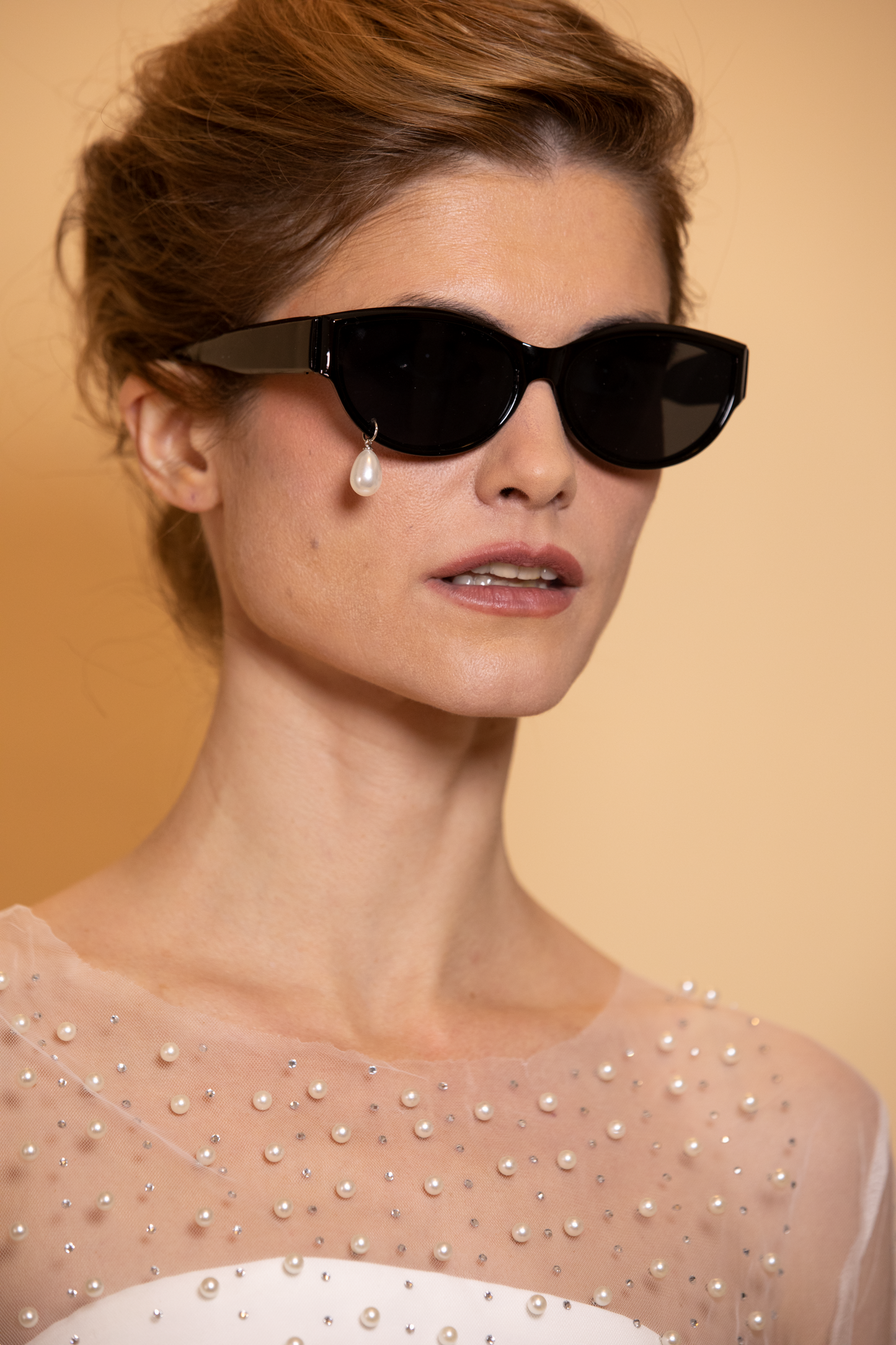 Bridal sunglasses with pearl, cat eyes sunglasses, edgy bridal frame