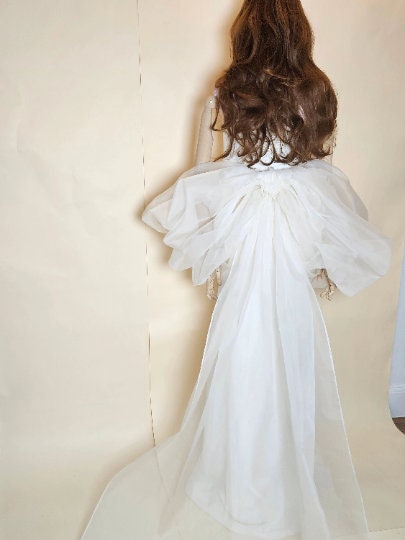 Organza bow, Bridal cape butterfly shaped, wedding cape, elegant bridal cape, bridal accessories, shawl, wedding dress train