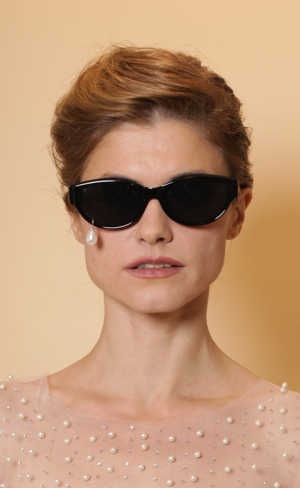 Bridal sunglasses with pearl, cat eyes sunglasses, edgy bridal frame