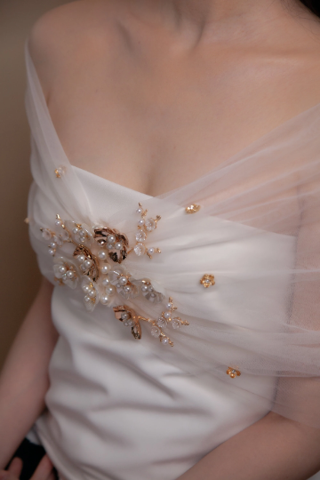 Off white bridal shawl | scarf |flowers bridal wrap| tulle bridal wrap |off the shoulder bridal wrap |tulle wedding shawl with flowers