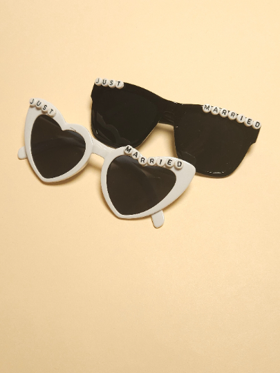 Just married wedding sunglasses favours,bridal shower Newlywed couple bride groom Mr Mrs pool beach wedding Honeymoon travel gift